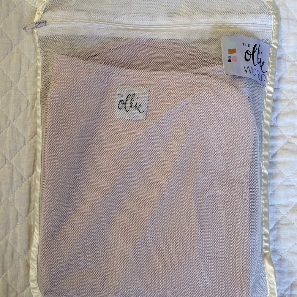 OLLIE Swaddle NWOT